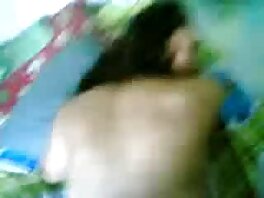 Una bella ragazza ha le tette con piercing video hot italiane e un buco anale spalancato