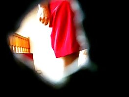 Il flirt tra video hot mature italiane coinquilini finisce con del sesso spontaneo in cucina