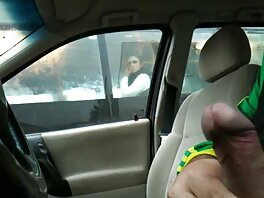 Il massaggiatore suscita abilmente il desiderio della bionda di fare sesso con italianhotscout lui